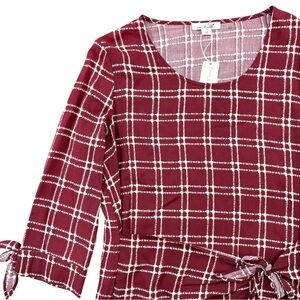 NWT Simply Noelle Tunic Top